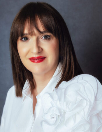 ﻿Geanina Ungureanu